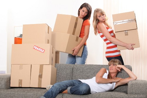 Nearby local removals support for companies relocating from Upminster Bridge